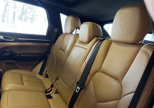 Porsche Cayenne cena 198000 przebieg: 240000, rok produkcji 2015 z Katowice małe 529